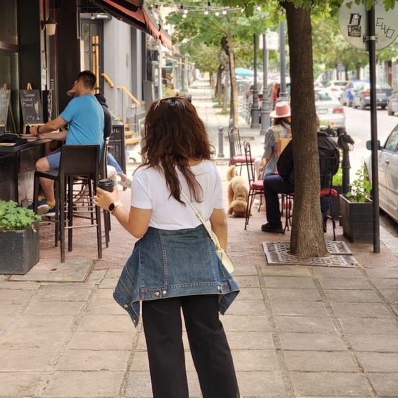 Meet your Posher, Fevie - Picture 13 of 14